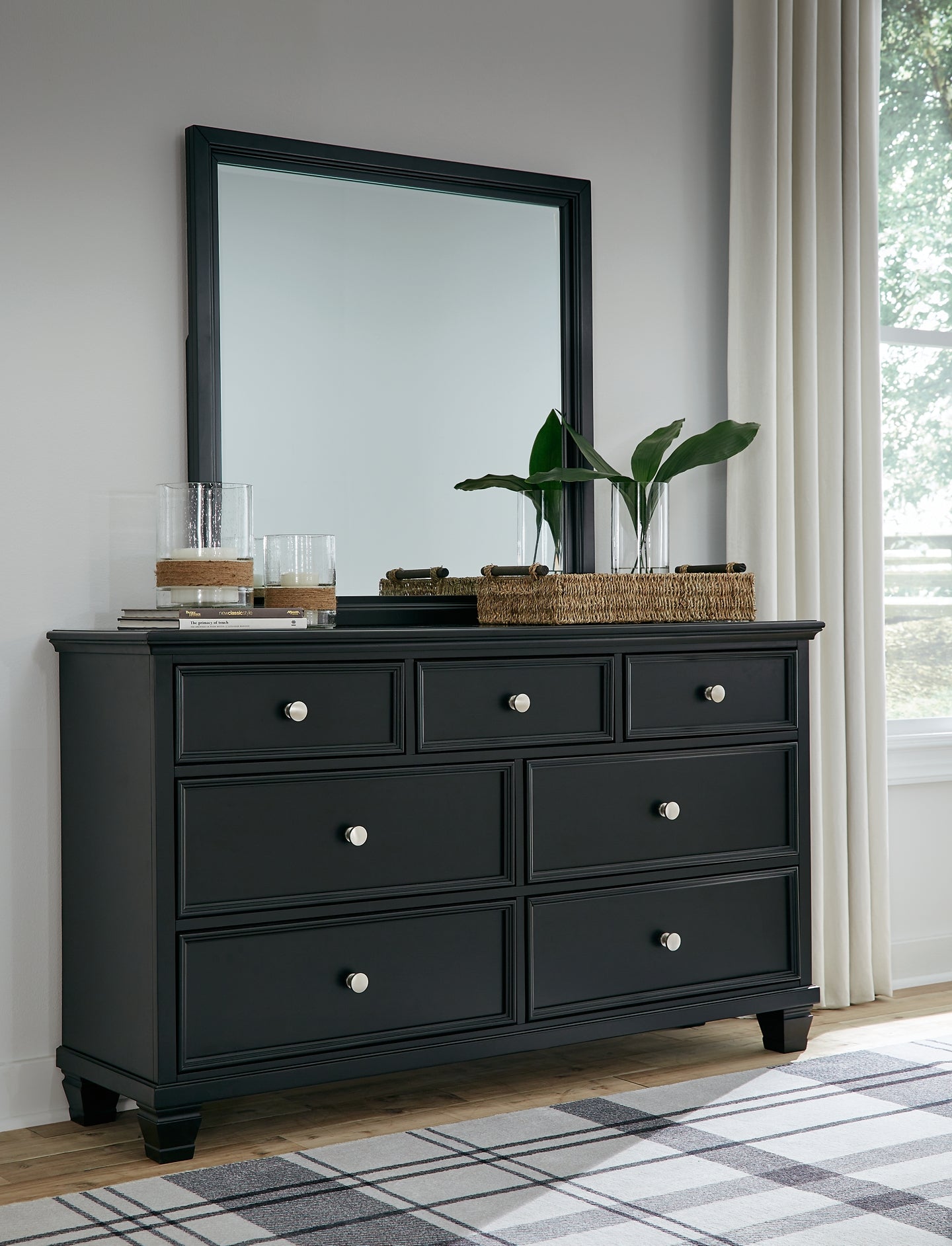 Lanolee King Panel Bed with Mirrored Dresser and Chest