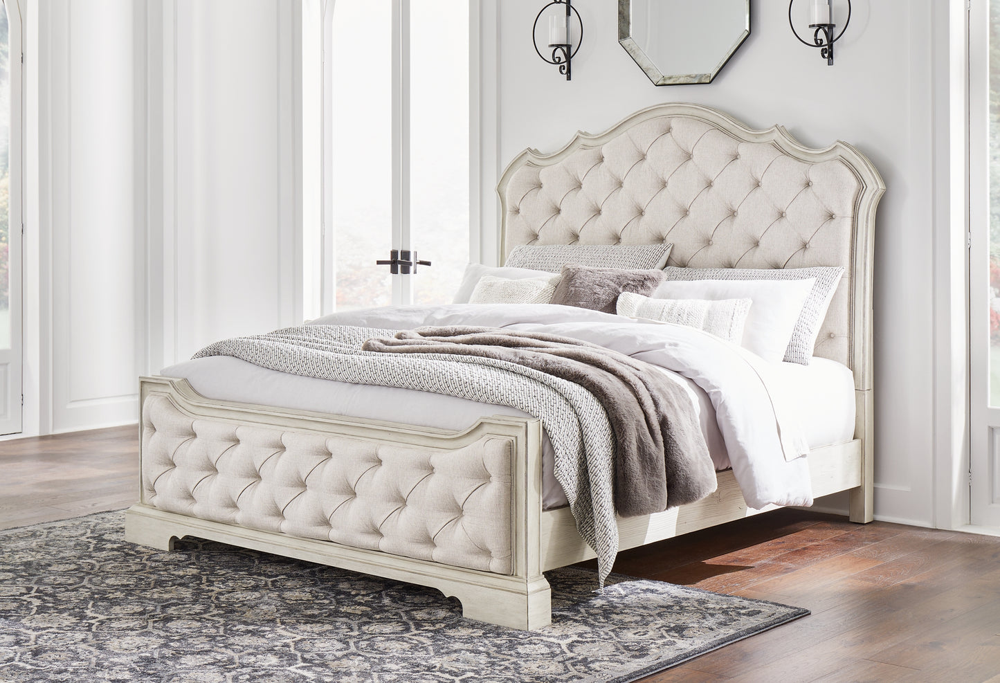 Arlendyne King Upholstered Bed with Mirrored Dresser and 2 Nightstands