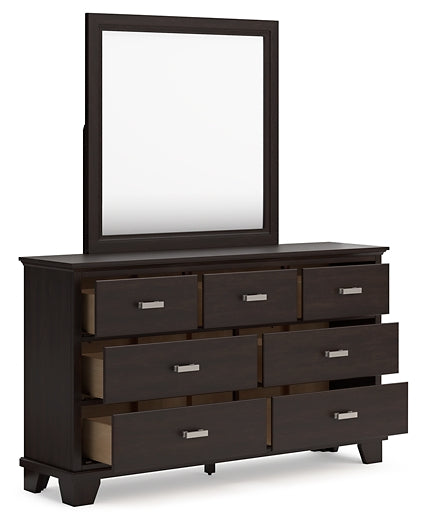 Covetown Queen Panel Bed with Mirrored Dresser and Nightstand